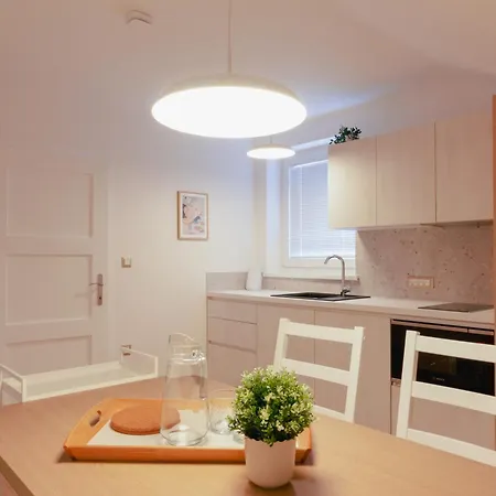 Daire Luxury 2 Bedroom New With Private Parking