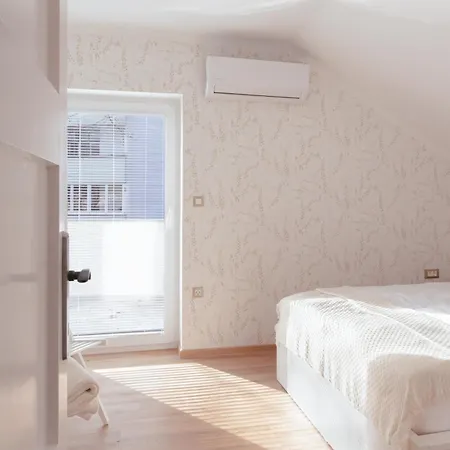 Daire Luxury 2 Bedroom New With Private Parking *