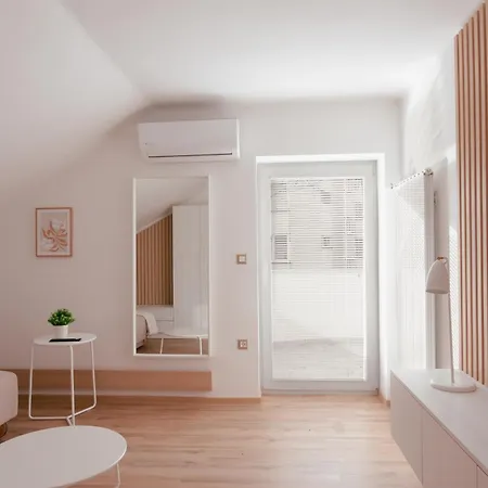 Luxury 2 Bedroom New With Private Parking Appartement