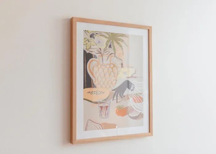 Luxury 2 Bedroom New With Private Parking Apartment *