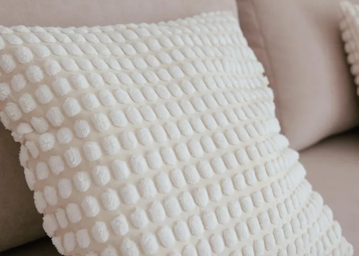 Luxury 2 Bedroom New With Private Parking Apartment *